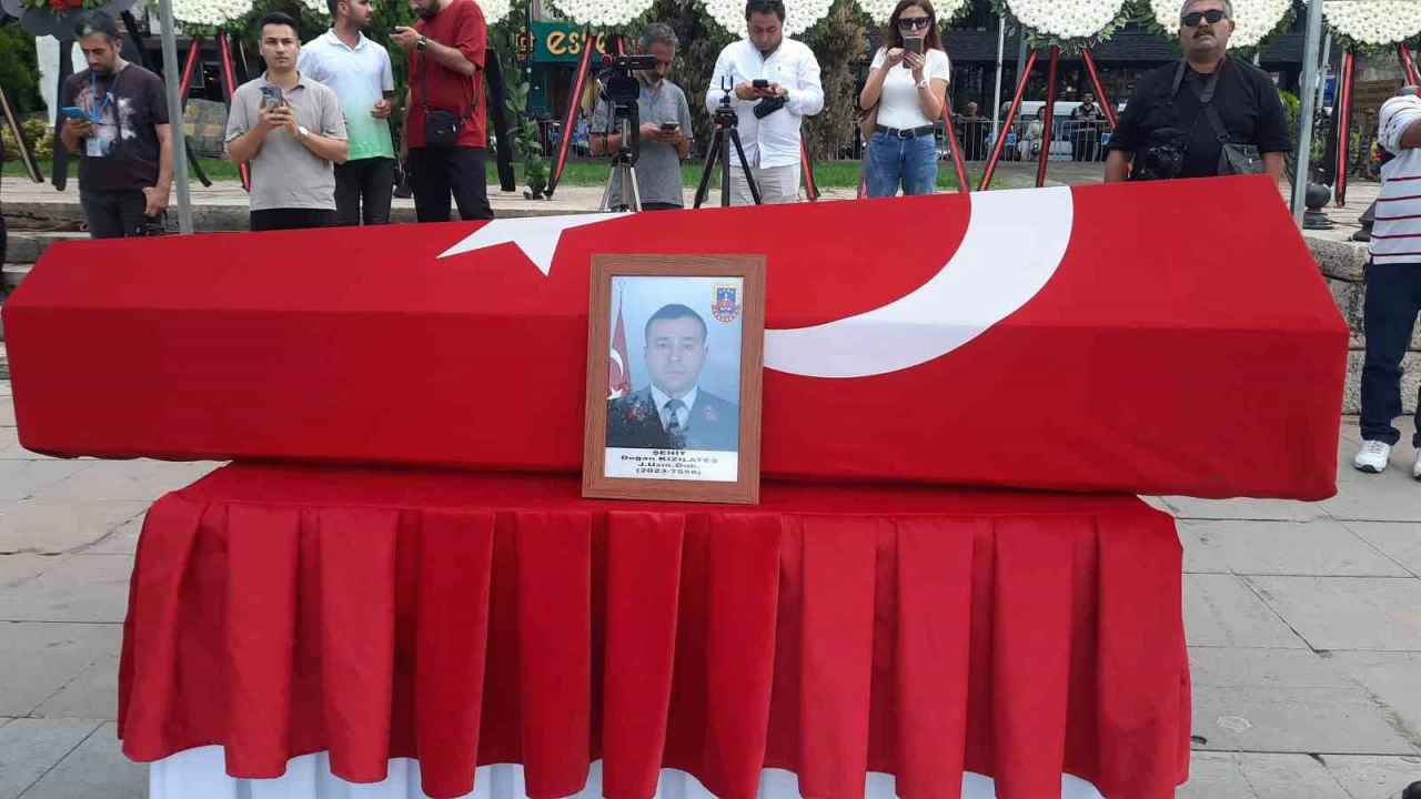 Tokat şehidini son yolculuğuna uğurladı