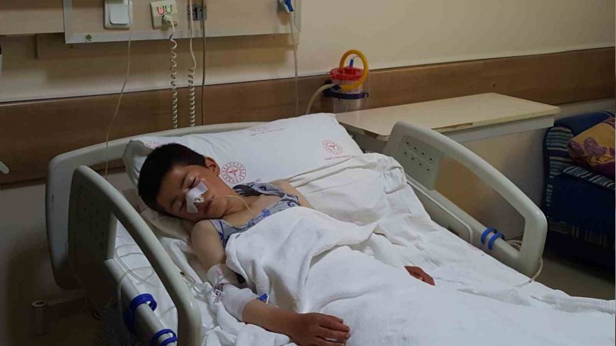 Tokat'ta ay�, 11 ya��ndaki �ocu�u a��r yaralad�