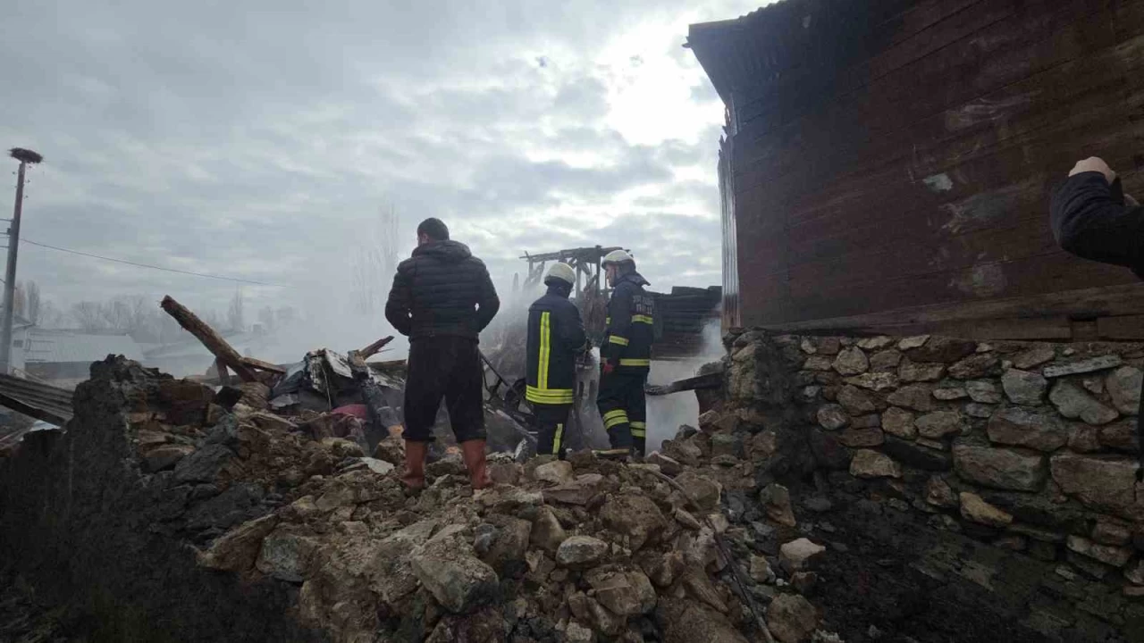 Tokat'ta ev yang�n�: 1 �l�, 1 yaral�