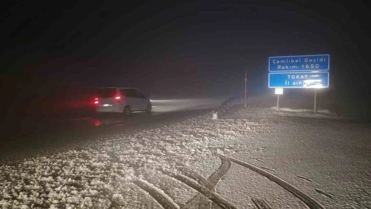 Tokat'ta nisan yağmuru beklenirken kar sürprizi