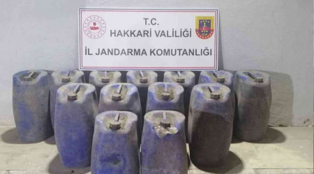 Toprağa gömülü 750 litre asit anhidrit maddesi ele geçirildi