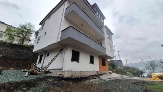 Trabzon'da 6 kişilik aile evsiz kaldı
