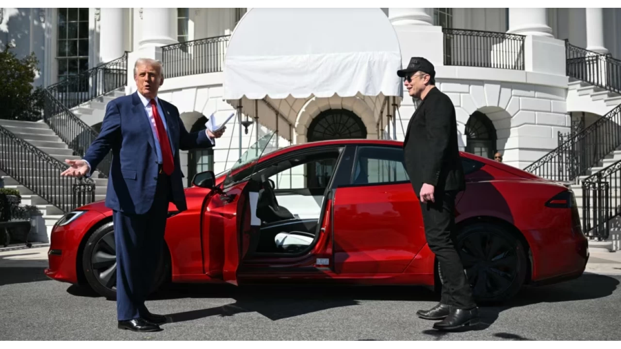 Trump'tan Elon Musk'a ilgin� destek