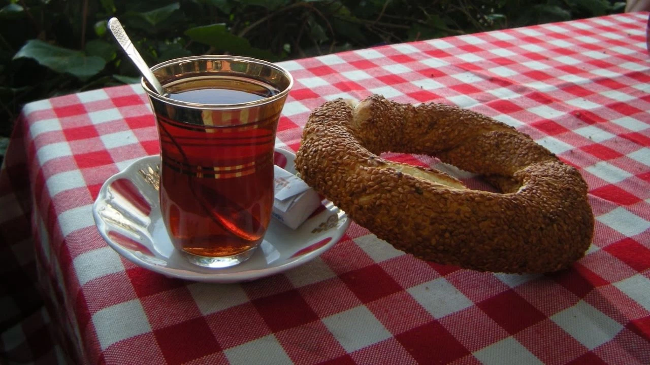 T�rk-�� y�l�n ilk a�l�k ve yoksulluk verilerini a��klad�