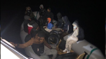 Türk kara sularına itilen 58 göçmen kurtarıldı