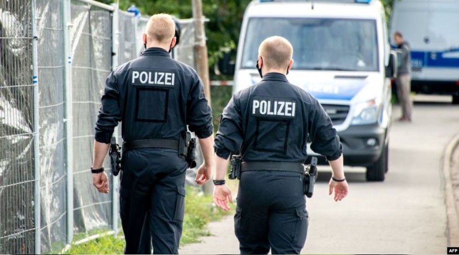 Trk katillerini Alman polisi korumu!