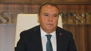 Tutuklu Antalya Belediye Başkanı Muhittin Böcek hastaneye kaldırıldı