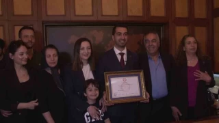 Tuzla Belediye Başkanı Eren Ali Bingöl mazbatasını aldı