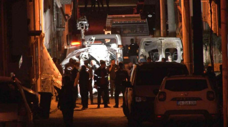 Uçak kazasında enkaz sokaktan kaldırıldı
