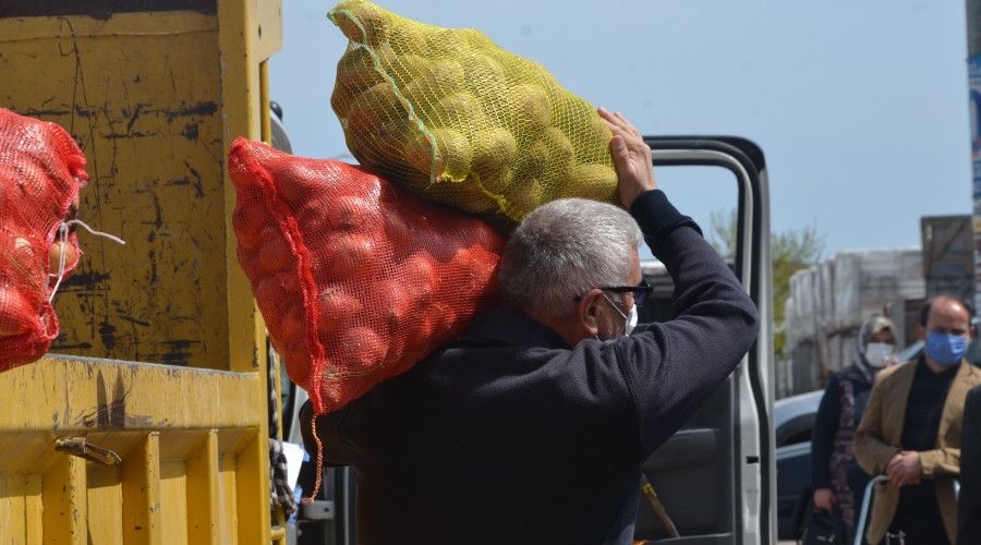 Ücretsiz soğan ve patates dağıtımı başladı