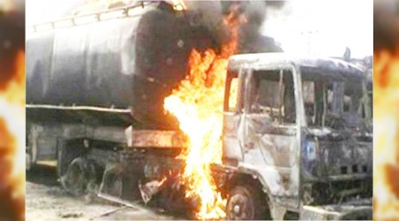Uganda'da petrol tankeri patlad: 20 l