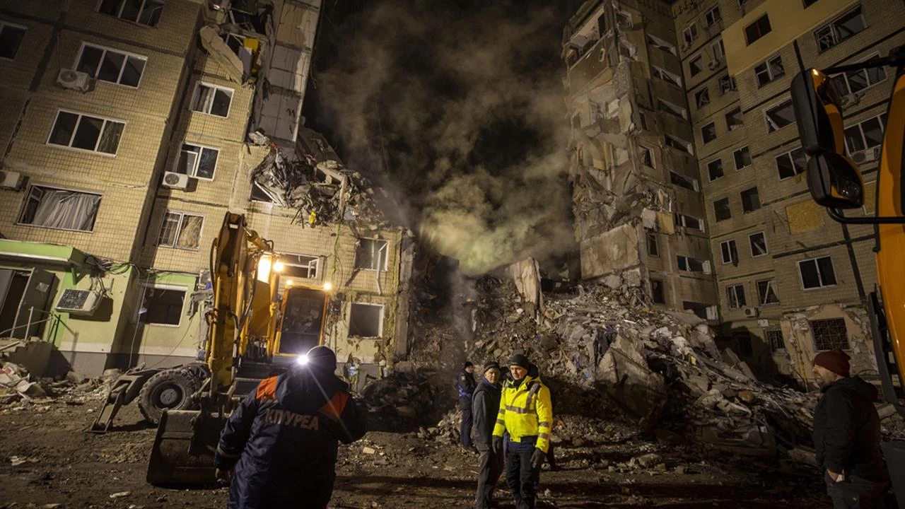 Ukrayna: Rusya'n�n f�ze sald�r�lar�nda 30 ki�i �ld� 