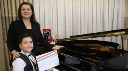 Ukraynalı piyano öğretmenin eğittiği Türk çocuk dünya birincisi oldu