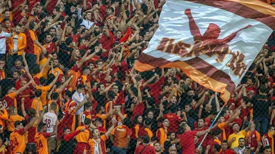 ultrAslan'dan Dursun �zbek'e uyar�