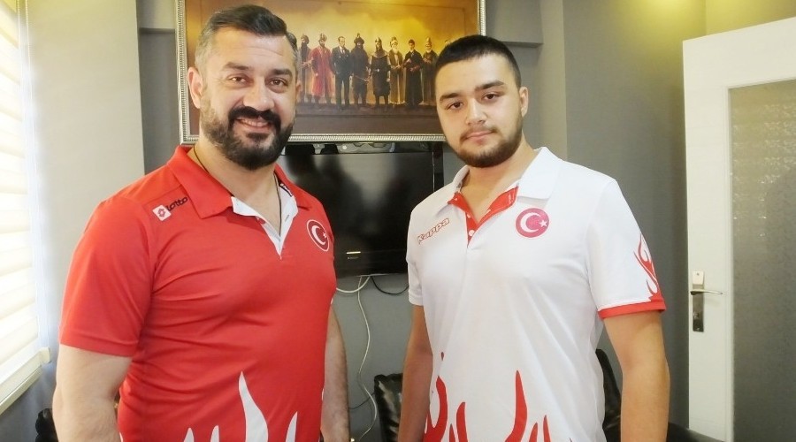 Üniversiteli güreşçi şampiyonalara hazırlanıyor