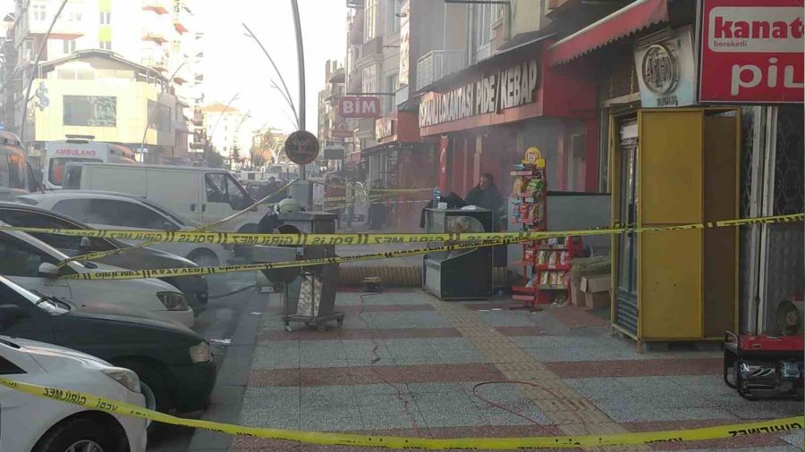 Uşak'ta mağaza yangınında 1 kişi öldü