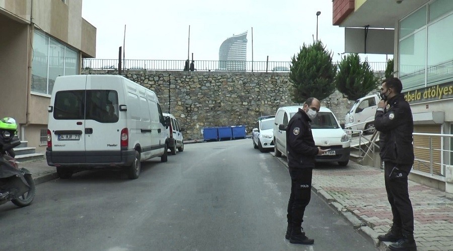�sk�dar'da iki kad�n b��akland�