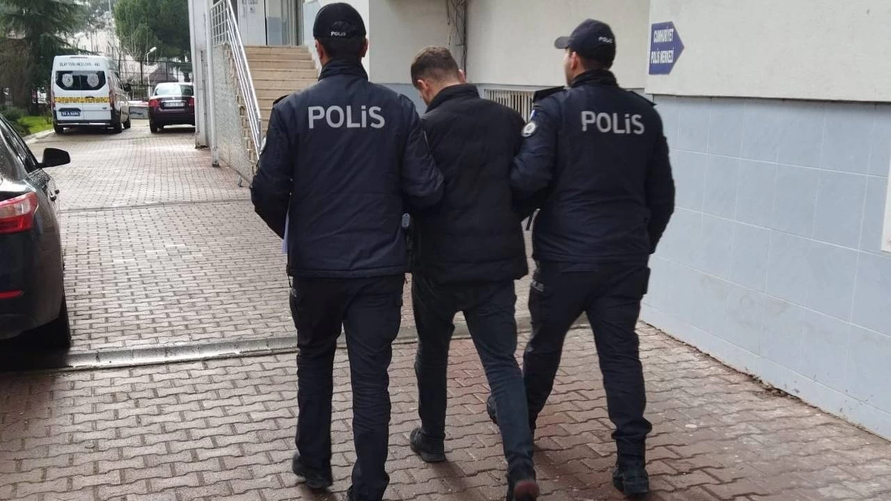 zerlerinde kontak anahtar bulunan aralar aldlar