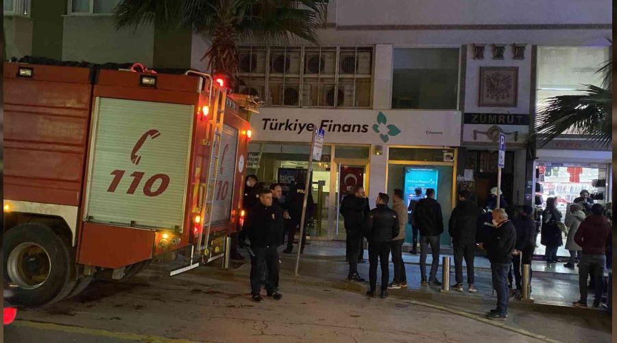 Yangın bankayı açtırdı