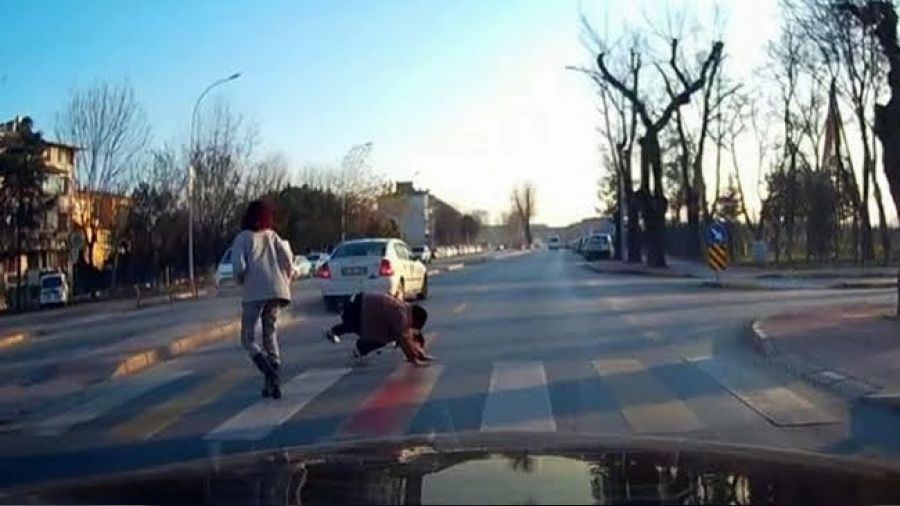 Yaya ge�idinde �arpt�, arkas�na bile bakmad�