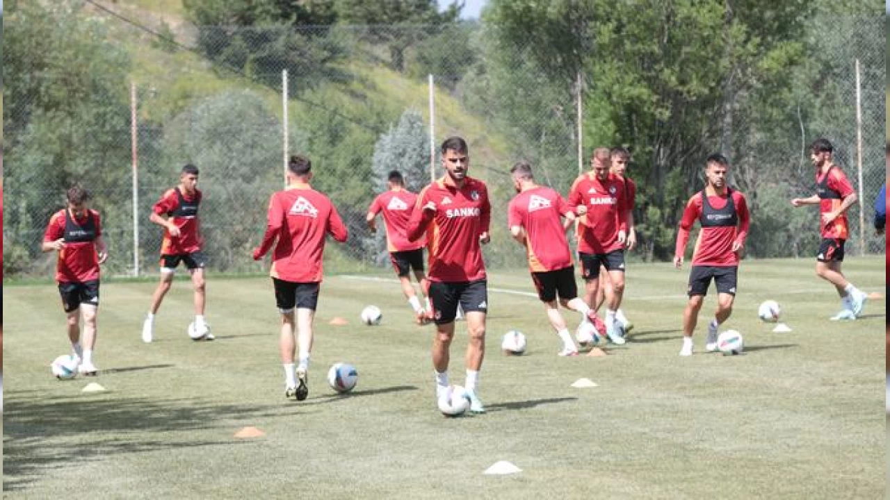 Yeni transferler ilk idmana ��kt�