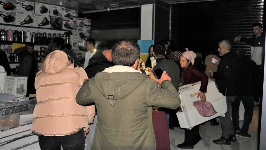 Yo�unluk olmas�n diye gece kampanya ba�latt�