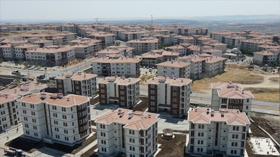 Yönetmeliklere uygun bina depremde yıkılmıyor