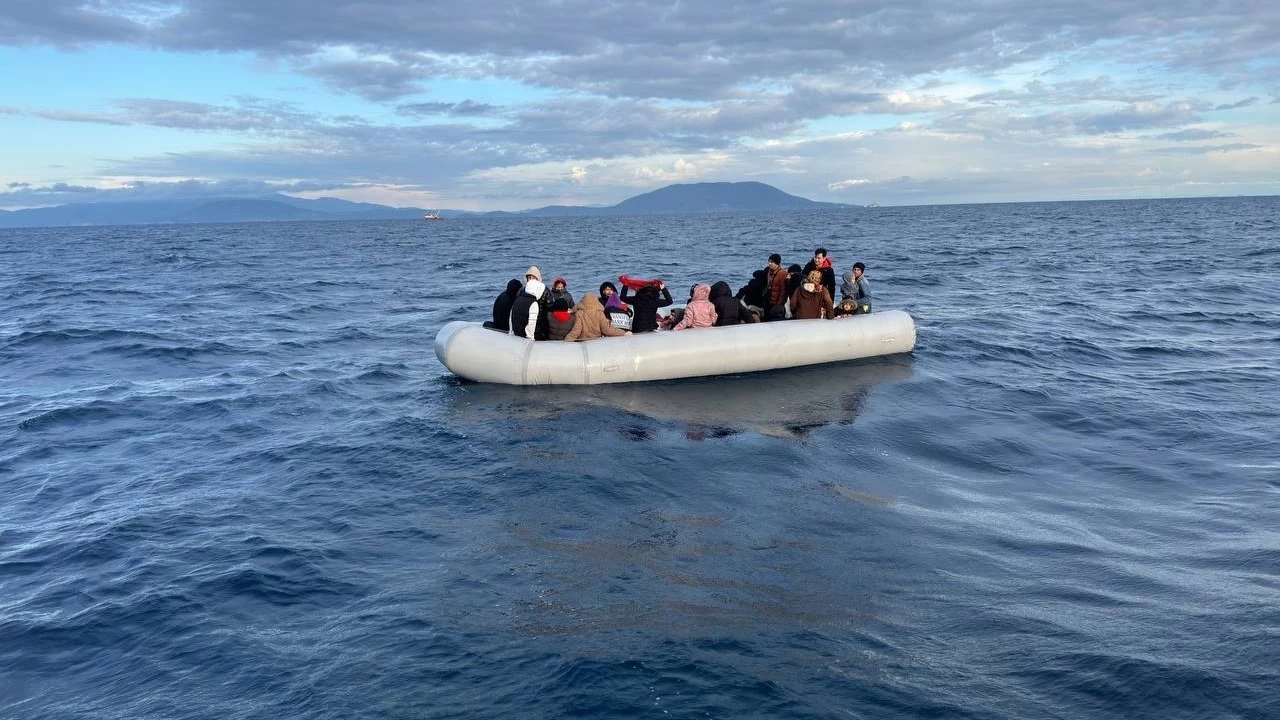 Yunanistan 23'ü çocuk 43 göçmeni ölüme itti