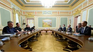Zelenskiy, ABD'li temsilciler Witkoff ve Kushner ile Kiev'de bir araya geldi