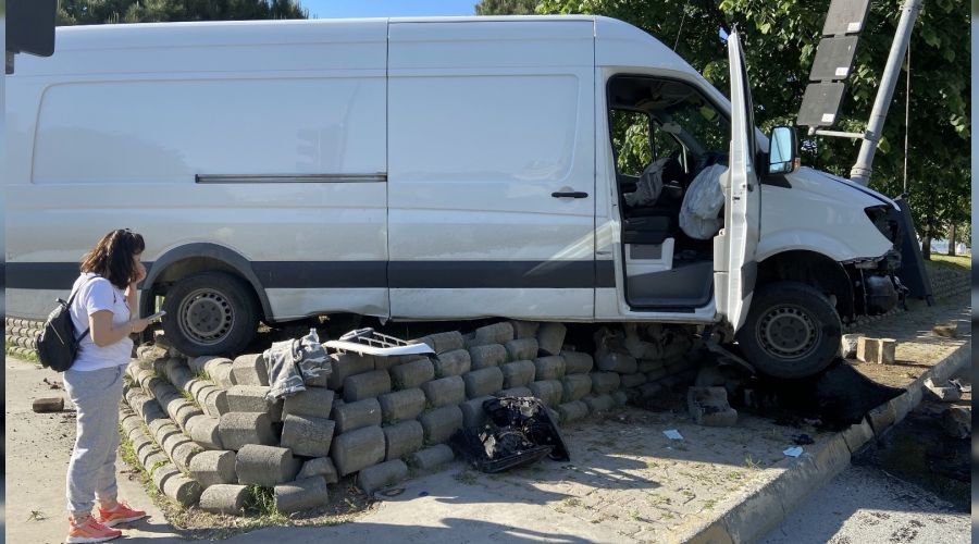 Zeytinburnu'nda ak�llara durgunluk veren kaza