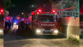 Zeytinburnu'nda iş merkezindeki yangını 16 saat sonra söndürüldü