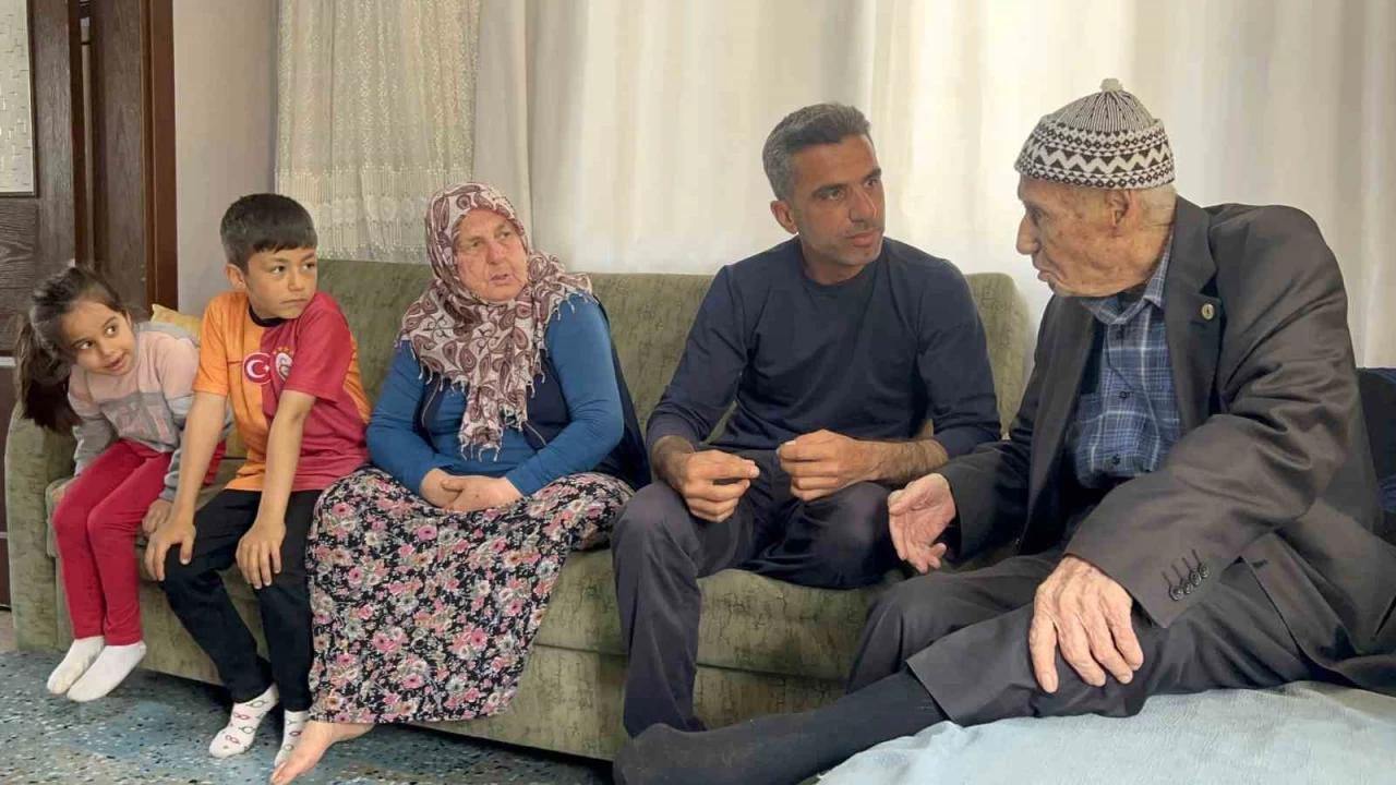 103 ya��ndaki Kore gazisi torununun, torununu g�rd�