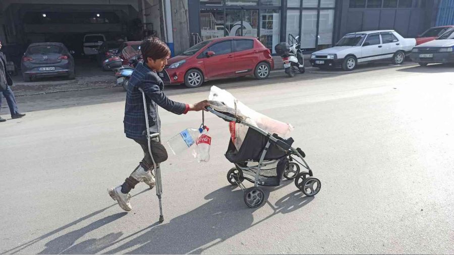 16 yaşında... Engelli ve çalışmak zorunda