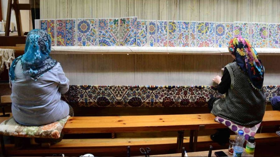 180 yıldır sarayları renklendiren fabrika: Hereke