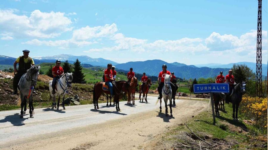 2 bin rakımlı yaylada atlı safari