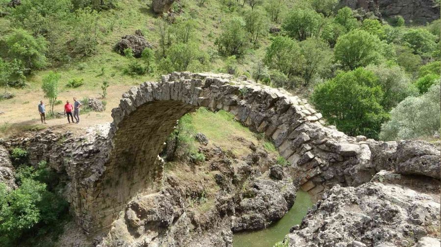 2 bin yllk Ta Kpr yllara meydan okuyor