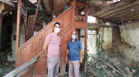 300 yıllık cami çürümeye terk edilmiş!