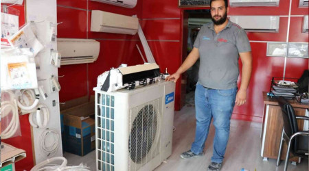 50 kiloluk klima motorunu tek bana alan kadn grenleri hayrete drd
