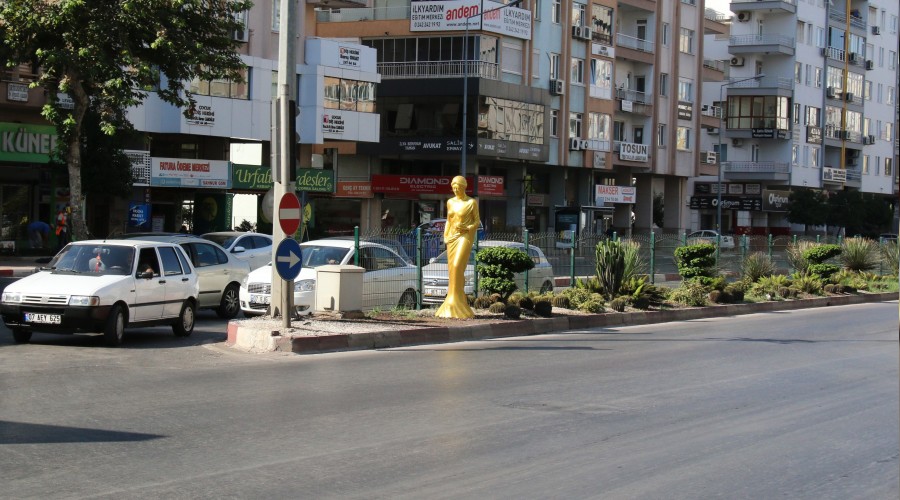 57�nci y�la �zel 57 heykel