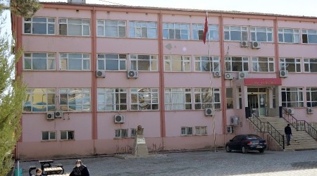 7 yıldır çürük raporu bulunan Hükümet Konağı korkutuyor