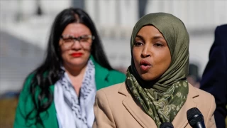 ABD'de ön seçimi Ilhan Omar kazandı