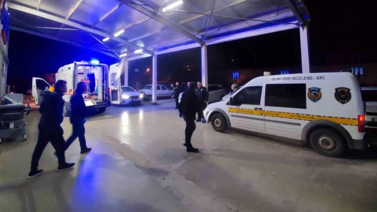 Adana'da 2'si kad�n 5 ki�i taraf�ndan darbedilerek b��aklanan gen� �ld�