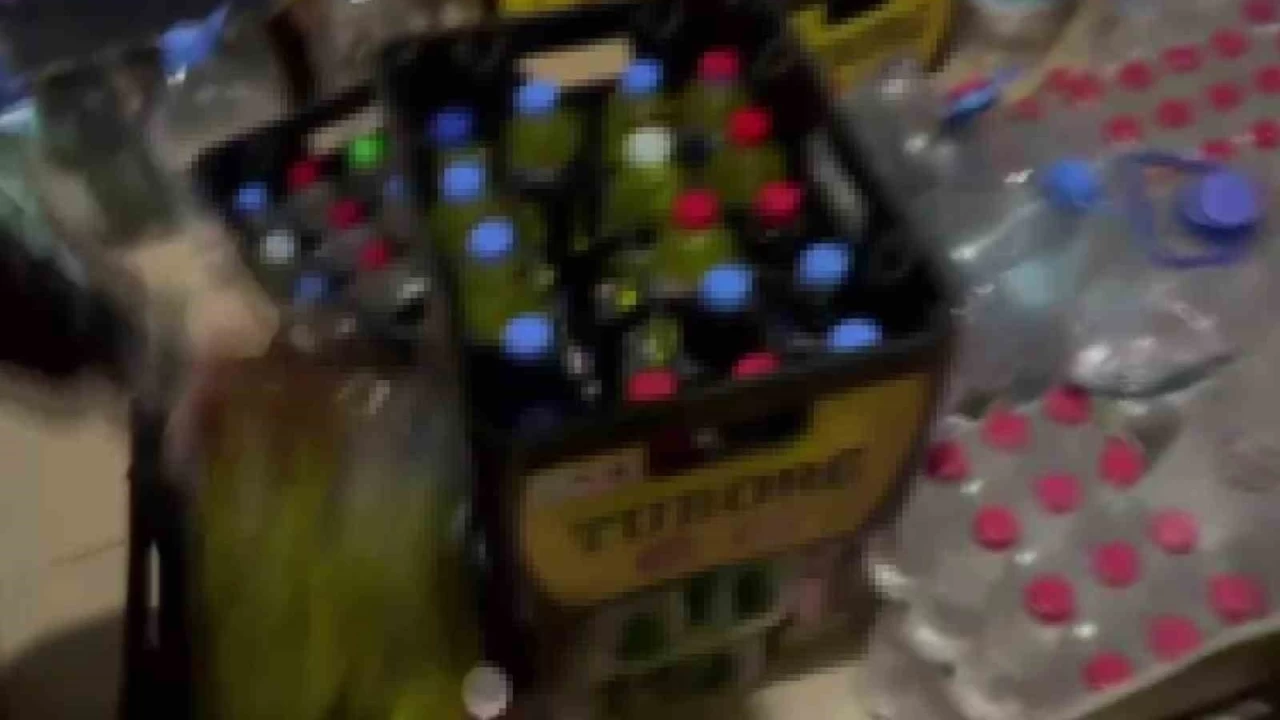 Adana'da tekel bayiinde 750 litre sahte alkol ele geçirildi