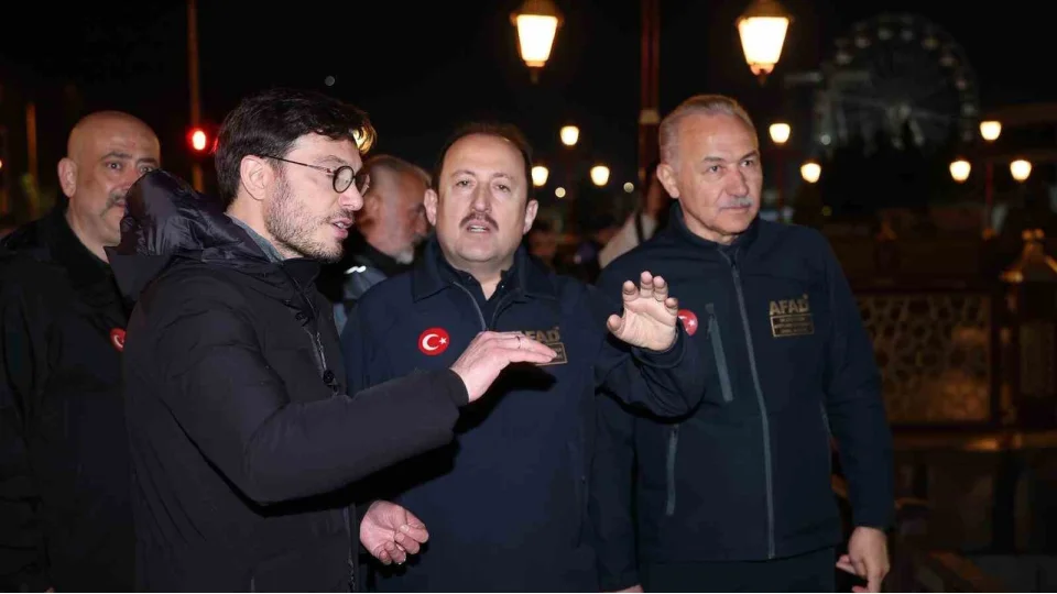 AFAD Ba�kan� Pehlivan: "Ta�k�n tedbiri kapsam�nda 464 hanede tahliye yap�ld�"