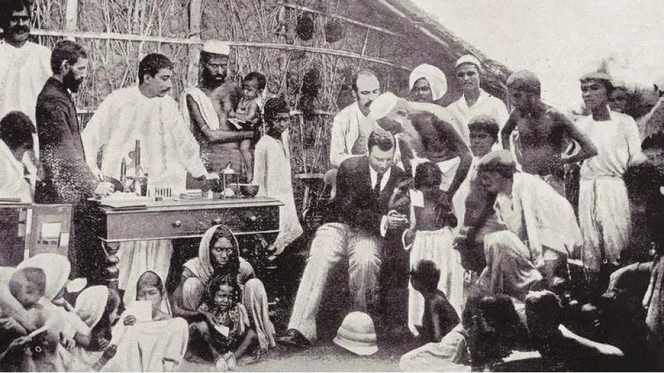 Afrikalıların eline İncil'i verip her şeylerini aldılar