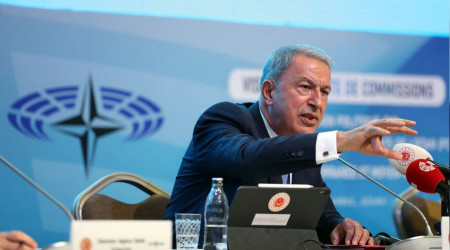 Akar ile Yunan parlamenter arasında sert tartışma