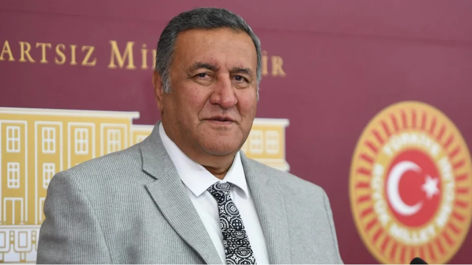 "AKP�nin Kurdu�u Bu D�zen; �reteni Borca, T�keteni A�l��a Mahk�m Etti"