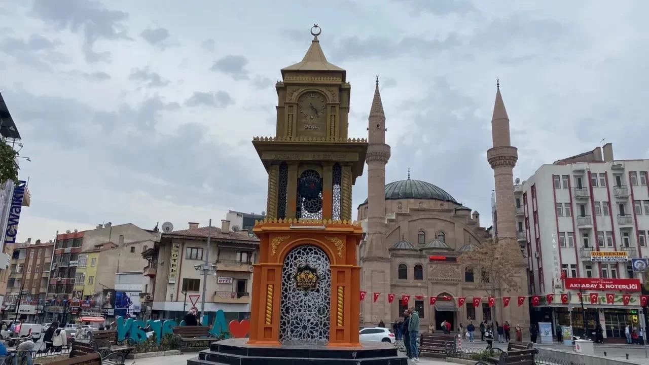 Aksaray Saat Kulesi: ehrin simgesel yaps, kltrel bellei
