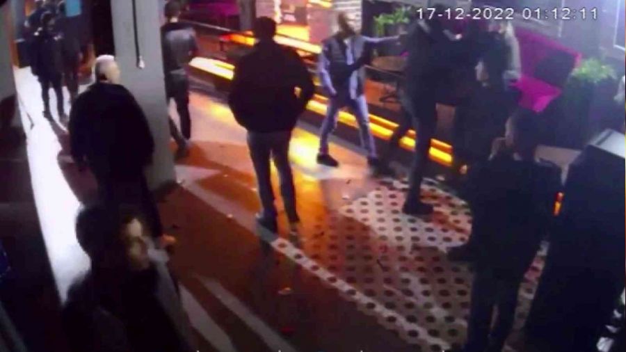 Alkoll� mekandaki silahl� �at��ma an� kamerada