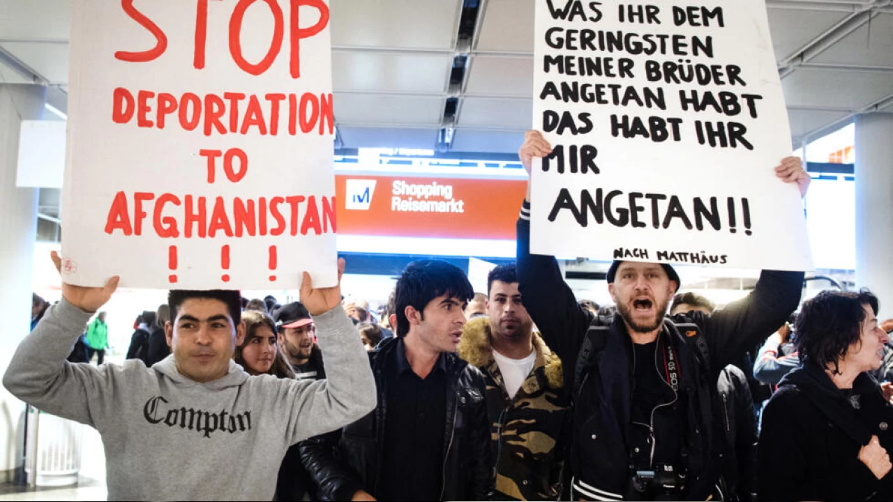 Almanya, Afganistan vatandaşlarını sınır dışı ediyor